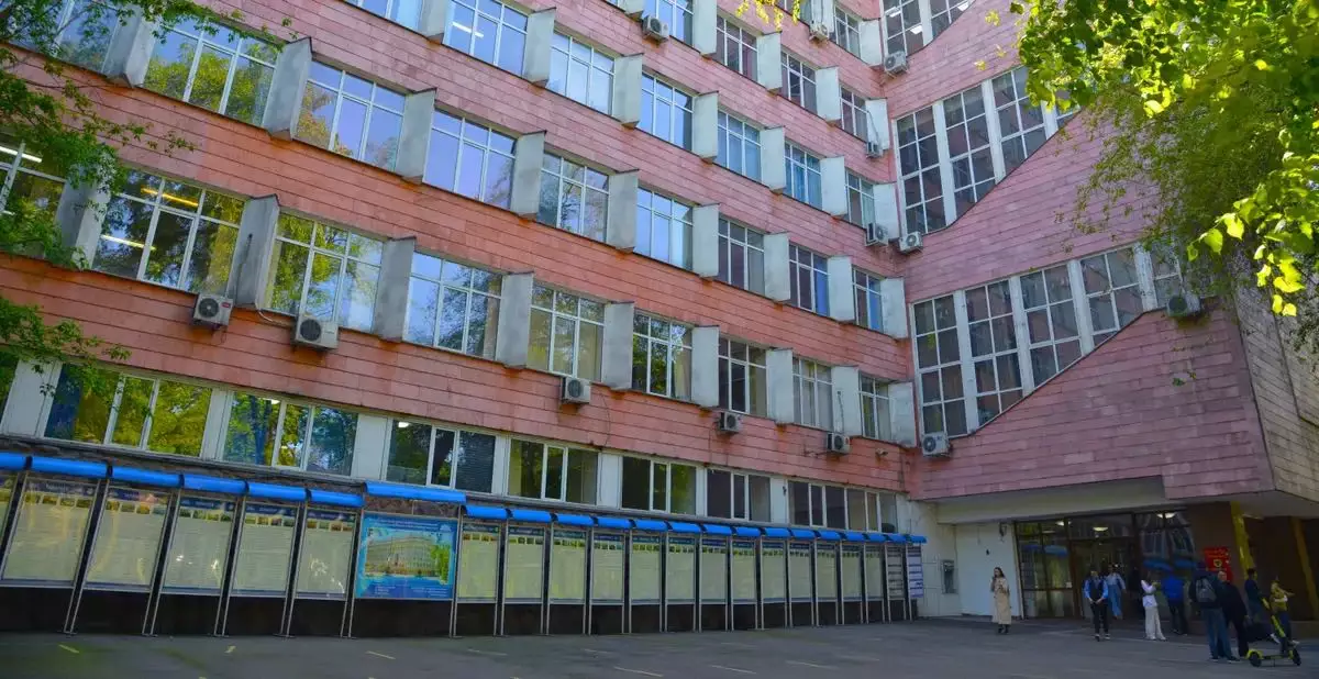"Жалғыз асыраушысы болған": Алматыда биіктен құлап өлген студентке қатысты жаңа мәліметтер шықты