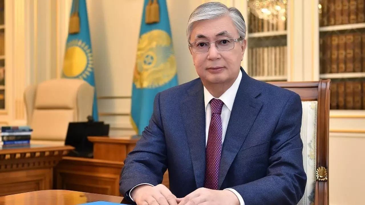 Президент поздравил казахстанцев с Днем Победы