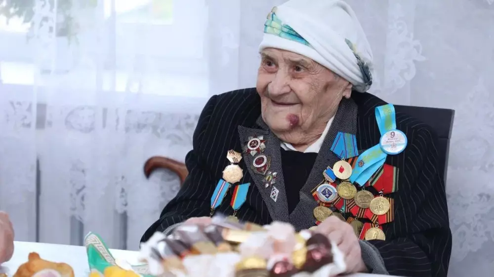 “Әрқайсы есімде“ - 102 жастағы қарағандылық кейуана жаралы сарбаздар мен соғыс туралы естелігін айтты