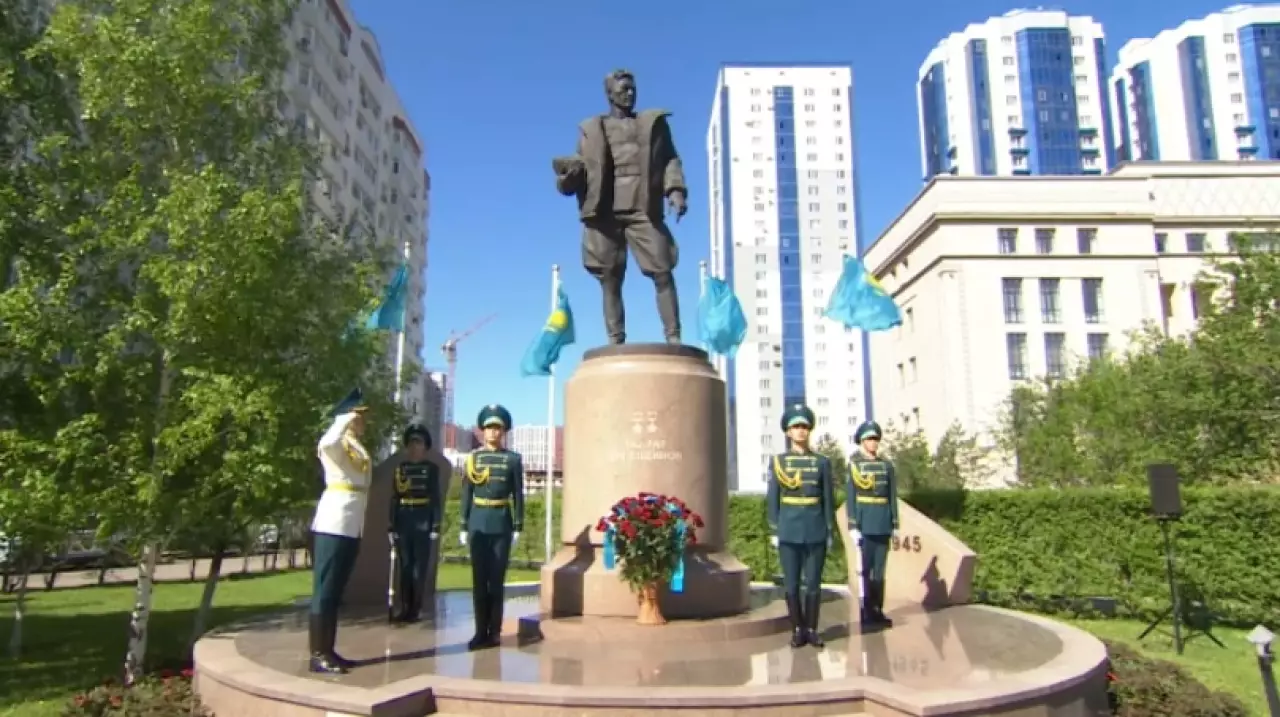 В Астане почтили память Талгата Бигельдинова