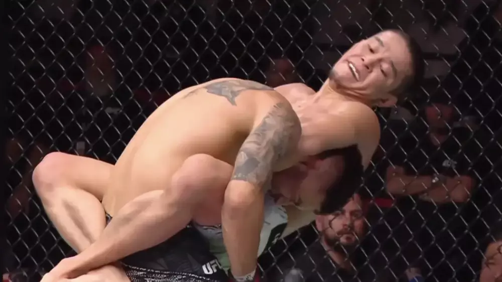 Казахстанский боец UFC подписал контракт с новой лигой: подробности