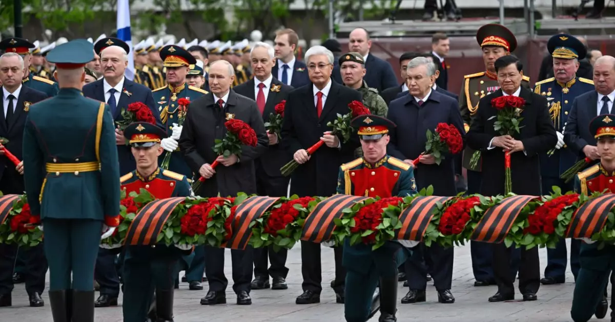  Тоқаев Мәскеудегі Қызыл алаңда өткен әскери шеруге барды 