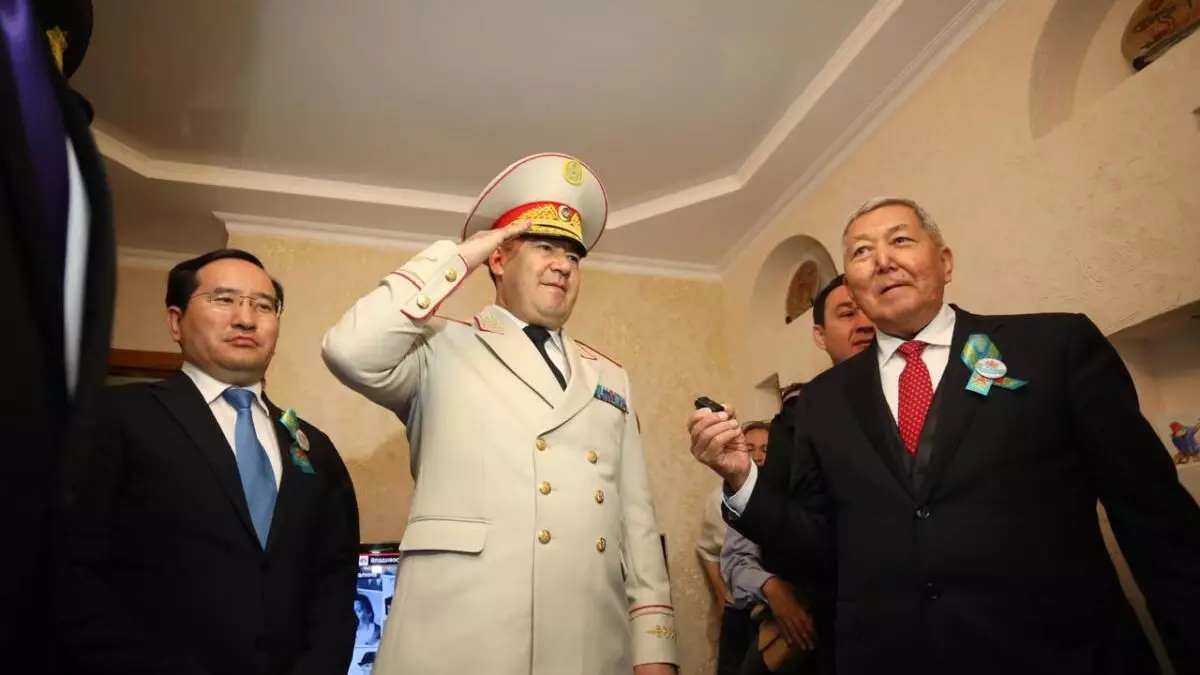 Маңғыстау облысында тәртіп сақшылары ардагерлерге құрмет көрсетті