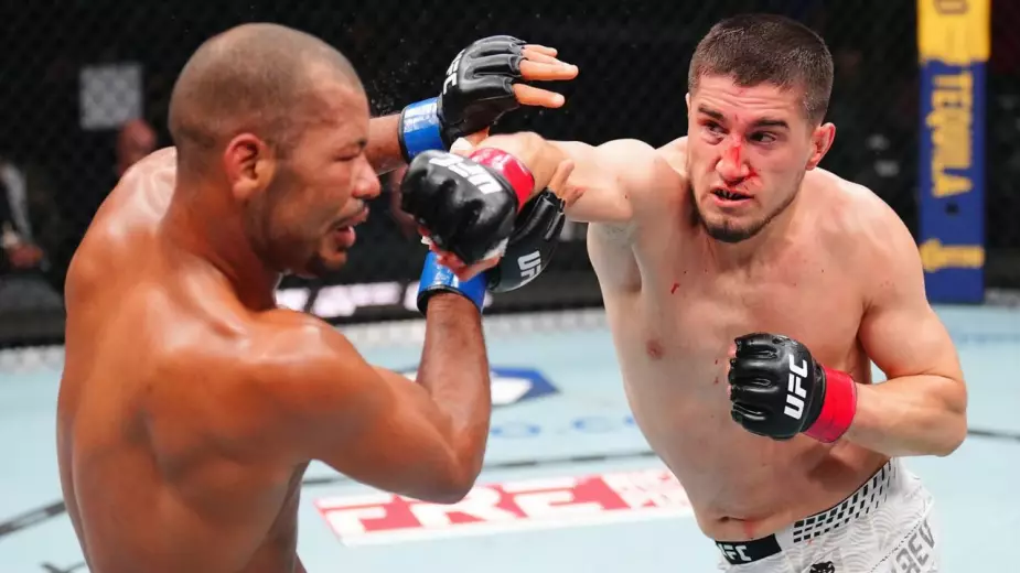 Друг Чимаева и Шавката удивил зрелищным финишем на UFC 328 (Видео)