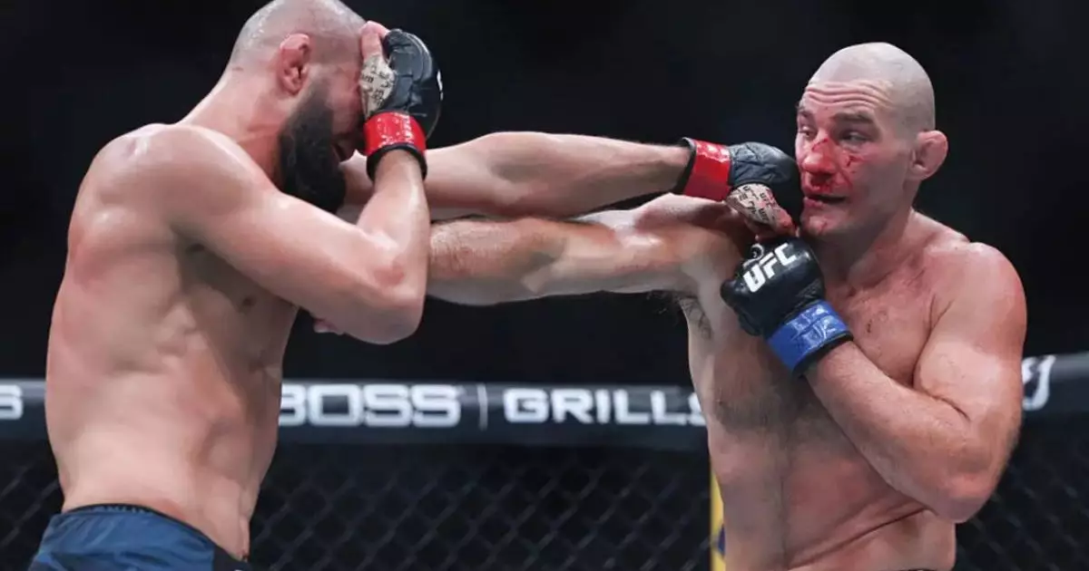  Хамзат Чимаев впервые проиграл в UFC и лишился чемпионского пояса 