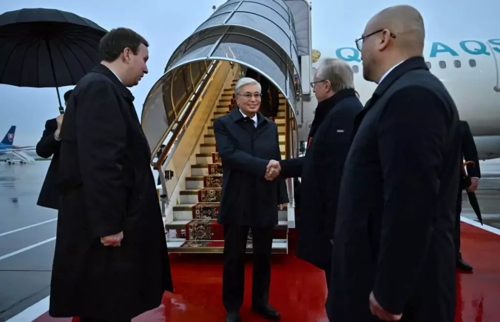 Касым-Жомарт Токаев прибыл в Москву на парад Победы: в повестке — переговоры с Путиным