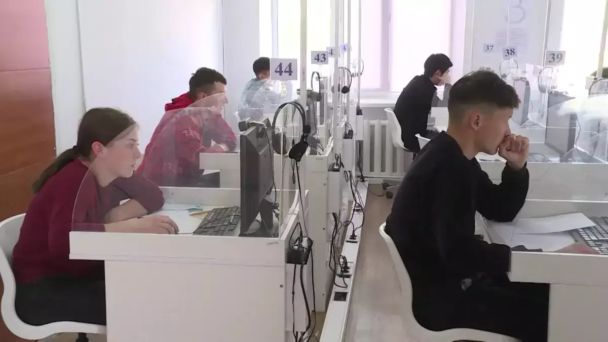 Негізгі ҰБТ басталды: тестілеуге 240 мың талапкер қатысады