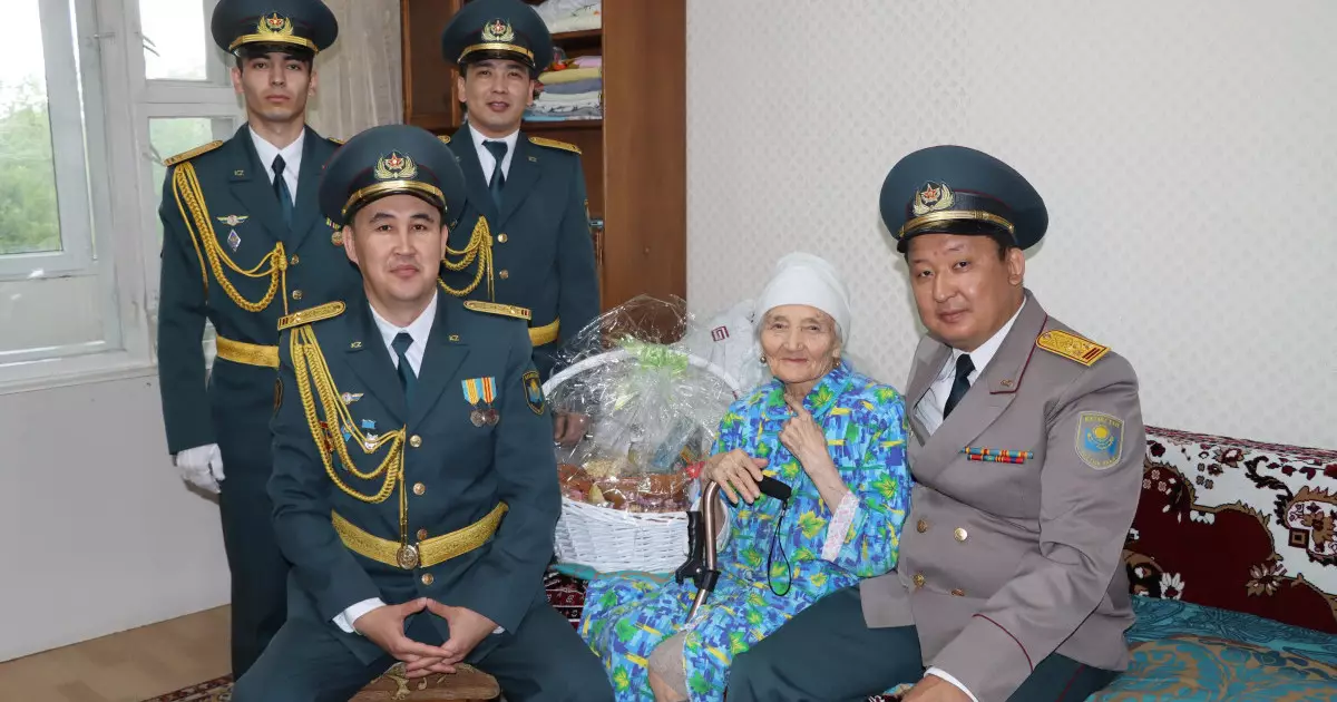  Ұлттық ұлан тыл ардагерлеріне құрмет көрсетті 