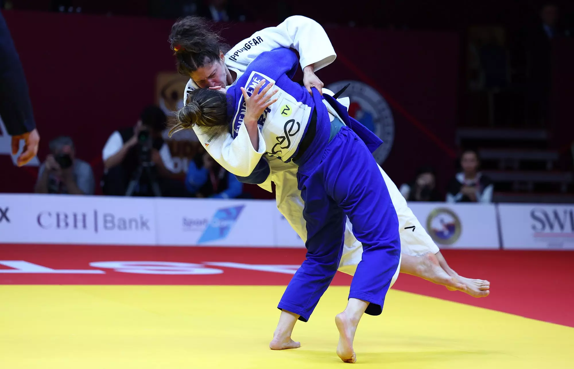 Клеманс Эме стала чемпионкой в весовой категории до 70 килограммов на турнире в Казахстане.
