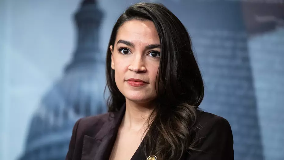 Поддерживаемая AOC минимальная зарплата в 25 долларов может оказать давление на малый бизнес в «красных» штатах.