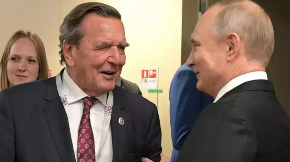 Киев сказал "нет": Шредера не хотят видеть переговорщиком ЕС с Россией
