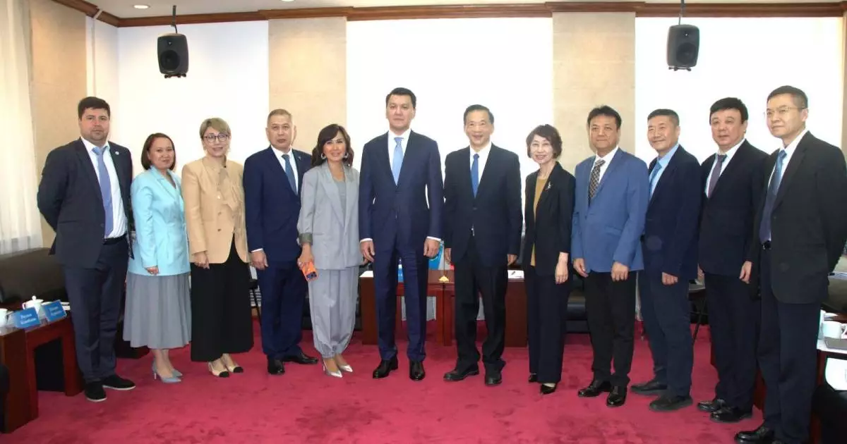  Ерлан Карин встретился с руководством China Media Group 