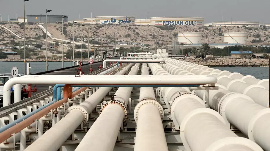 Глава Saudi Aramco предупреждает, что нефтяные рынки могут не восстановиться до 2027 года из-за перебоев в Ормузском проливе.