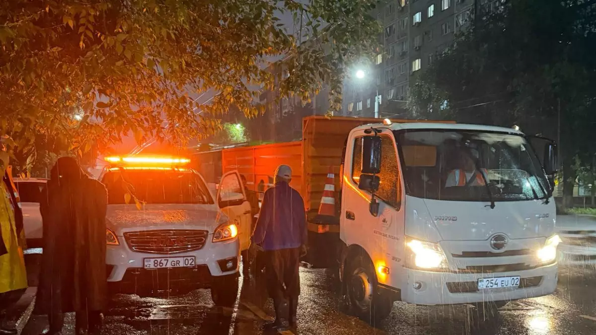 Половина месячной нормы дождя за сутки выпала в Алматы