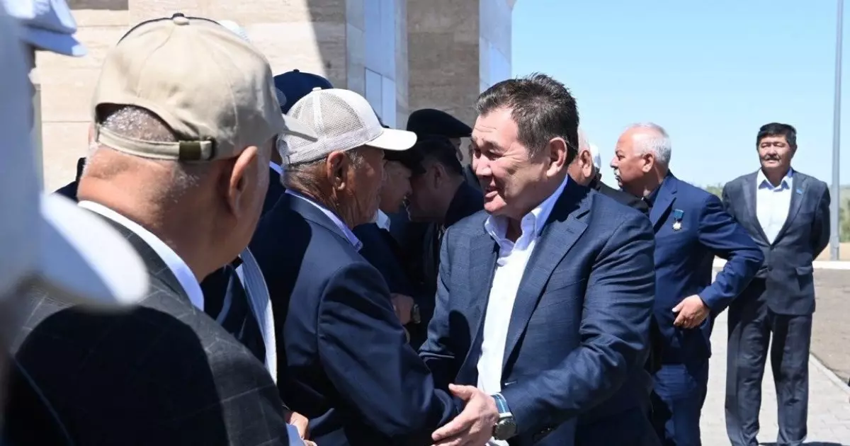  Қызылорда облысының әкімі өңір ақсақалдарымен кездесті 