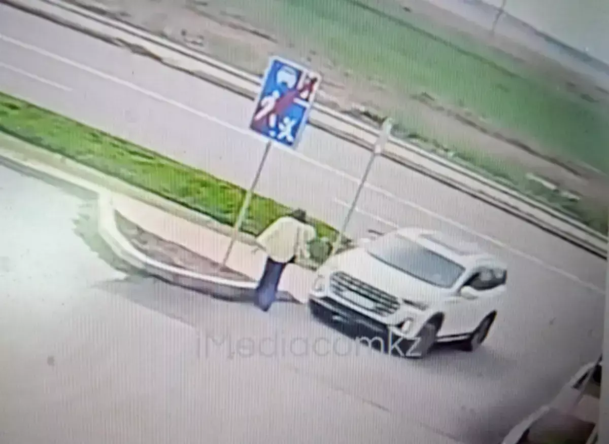 Женщина без прав раздавила пешехода на глазах у мужа в Кокшетау: возбуждено два уголовных дела - новости на Lada.kz 12.05.2026
