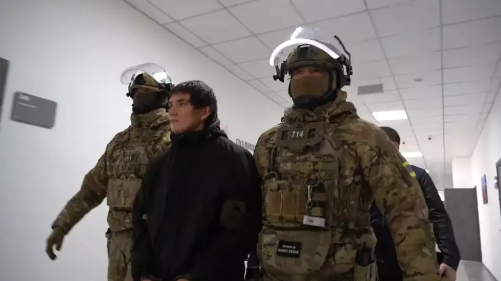 Атыраудағы қанды қылмыс: Қайын жұртын өлтірген күдіктінің соты басталады