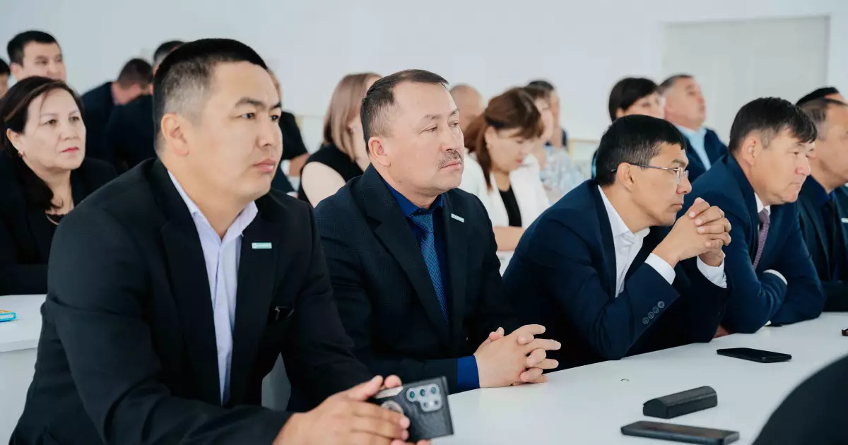   Модульдік оқу: Батыс Қазақстан облысында «AMANAT» партиясының белсенділері өз құзыреттерін дамытуда   