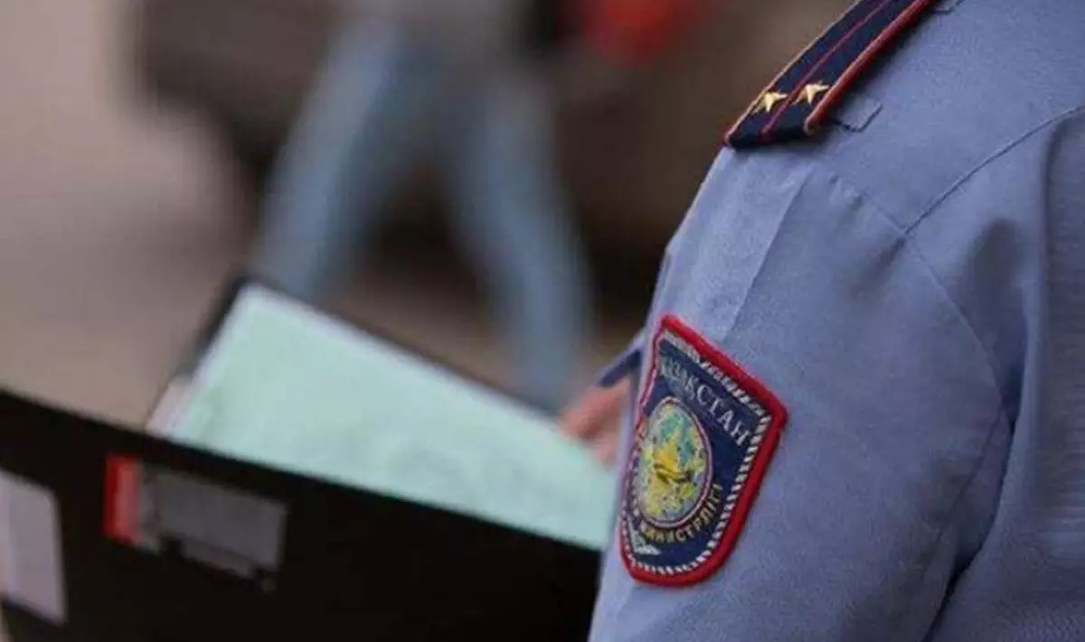  СҚО-да полицейді балағаттаған әйел 400 мың теңге төлеуге міндеттелді 