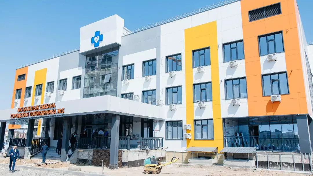В Атырау откроют две новые поликлиники на 500 мест