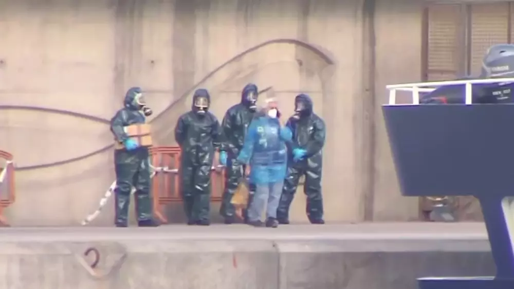 12 врачей поместили в 42-дневный карантин из-за ошибки при контакте с больным хантавирусом
