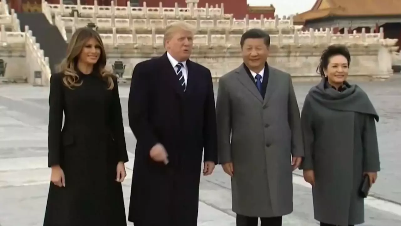 Дональд Трамп Қытайға аттанды