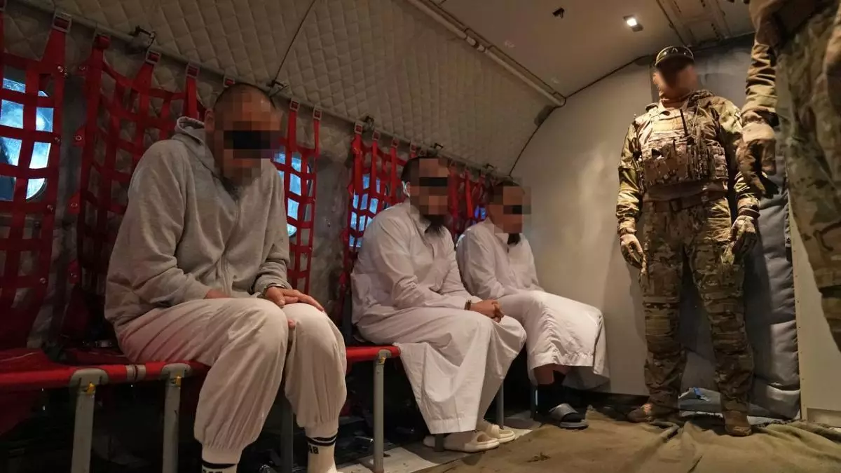 Скрывались годами: подозреваемых в терроризме вернули в Казахстан