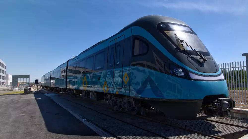 “Поезд над городом”: в Астане показали готовый к запуску LRT