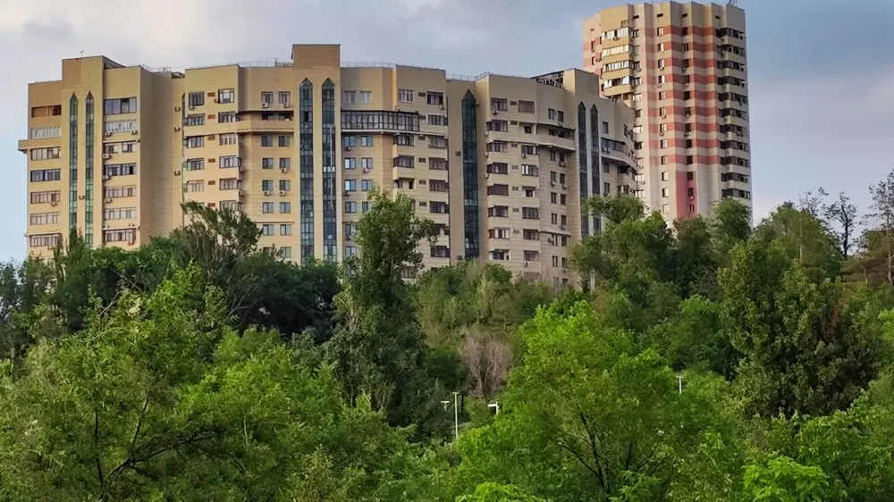 Алматы мен Астанада пәтер бағасы теңесіп келеді: сарапшы себебін түсіндірді