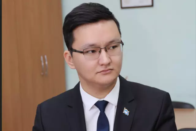 Бейбіт Нұрмұханов. Мәңгілік муза (Әңгіме)
