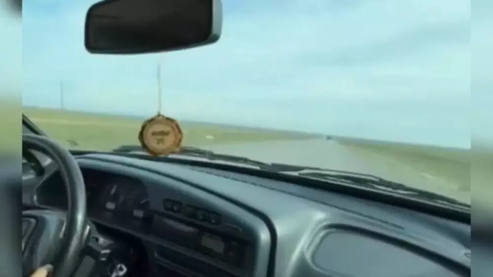 15 жастағы қазақстандық TikTok-қа видео түсіру үшін атасының көлігін ұрлап әкеткен