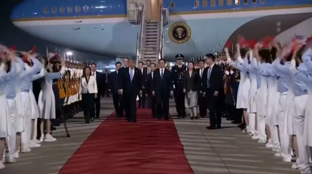 Дональд Трамп прибыл в Пекин