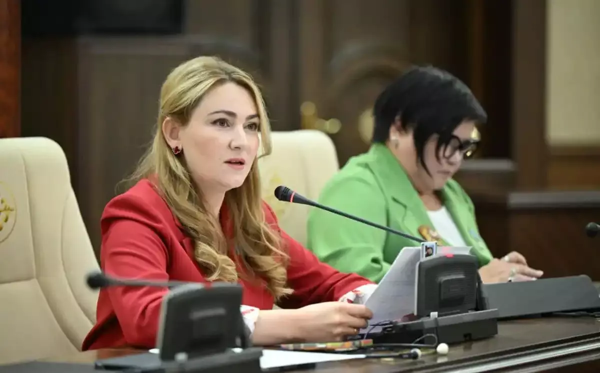 Депутат Қазақстанда тағы бір тілге заңды мәртебе беруді ұсынды