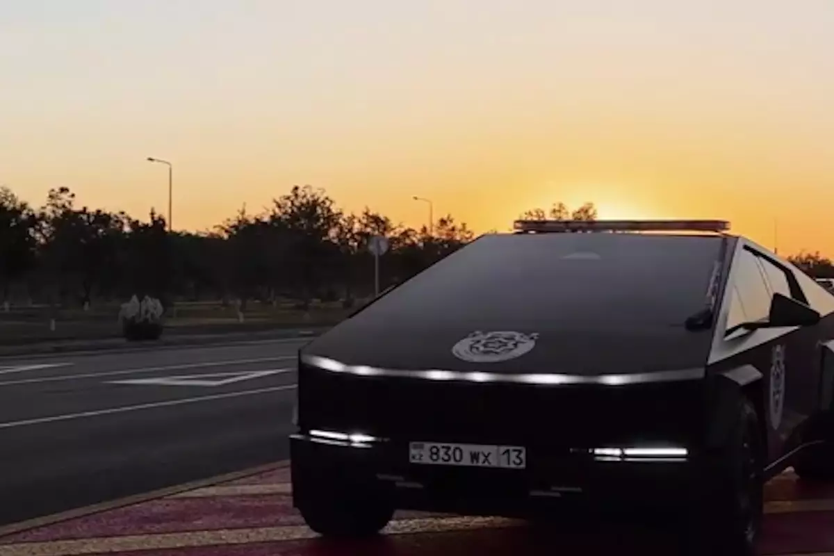 ​В Туркестане «засветился» Tesla Cybertruck Службы госохраны​