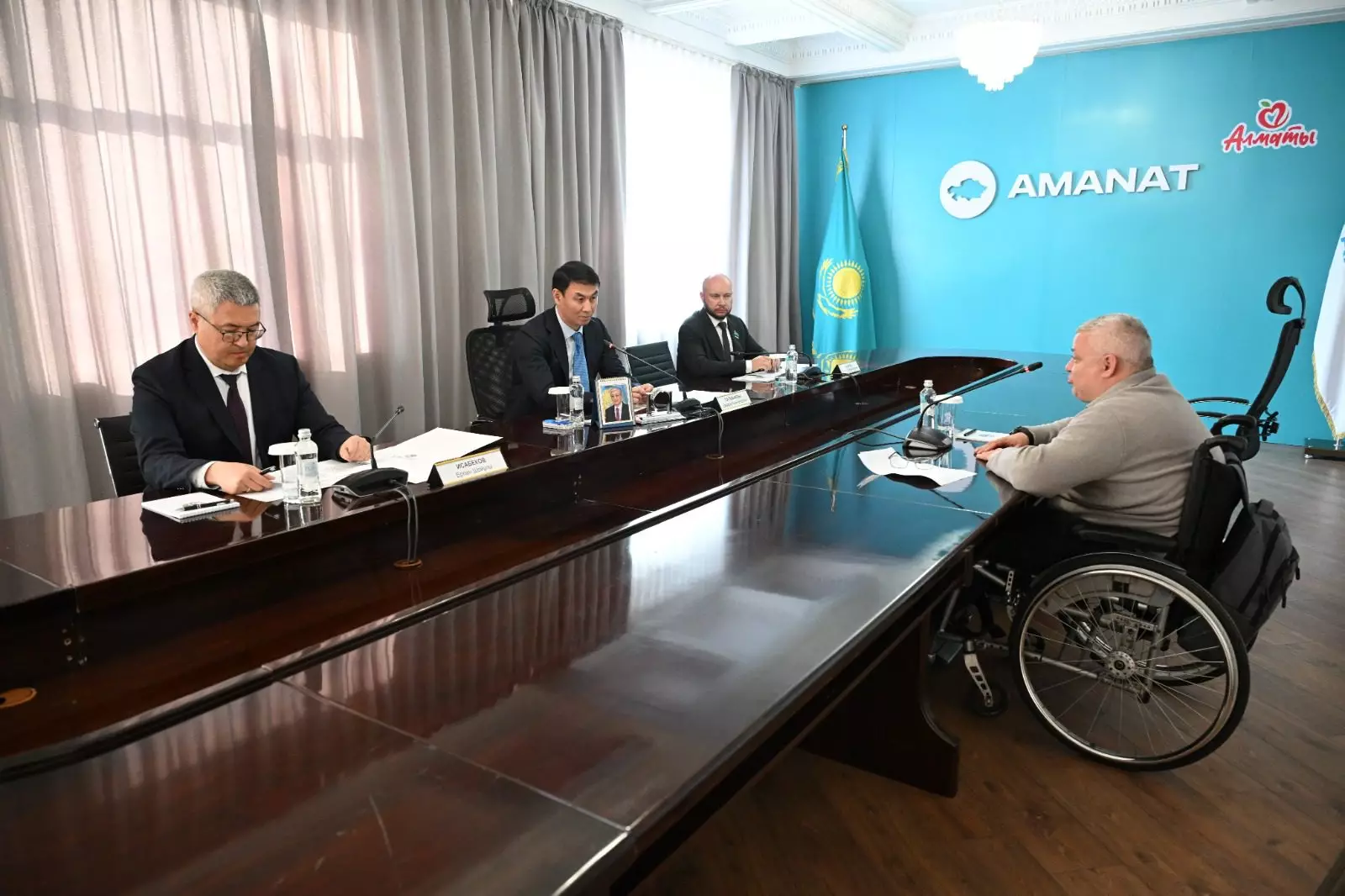 Аким Алматы провел очередной прием граждан в филиале AMANAT