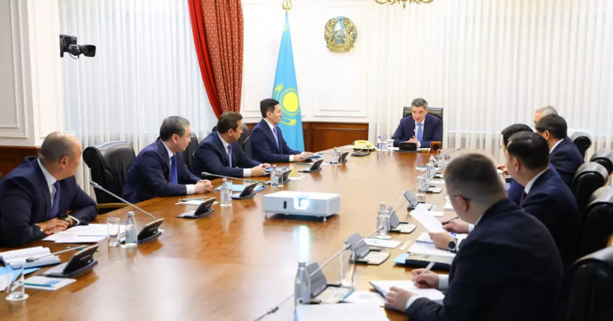  Олжас Бектенов жеңіл өнеркәсіпті дамыту тәсілдерін қайта қарауды тапсырды 