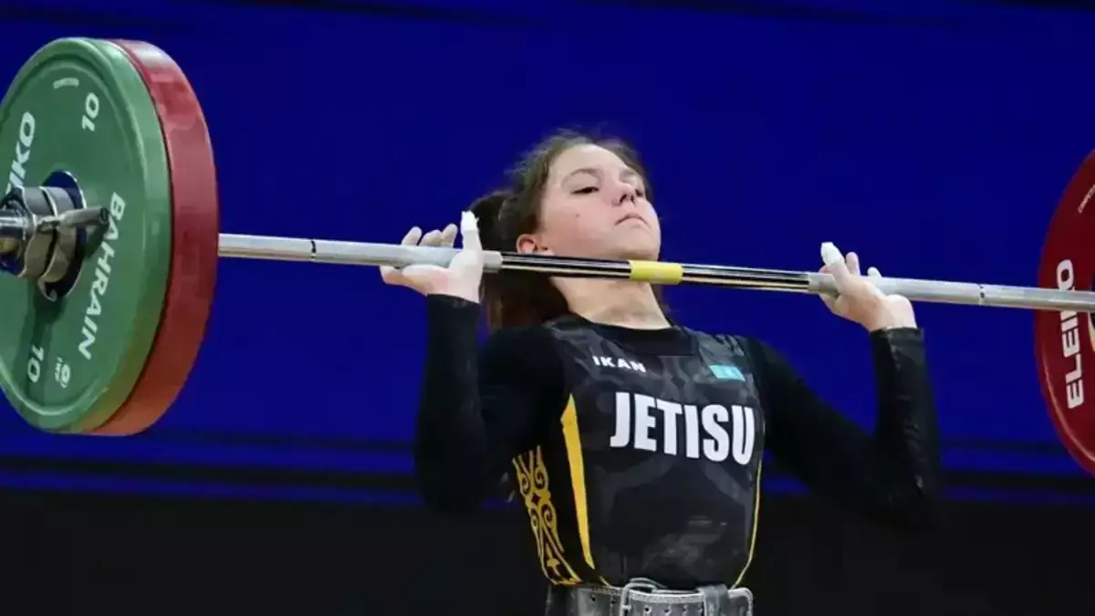 14 жастағы зілтемірші Қазақстан чемпионатында екі рекорд орнатты