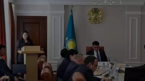 "Қатын сияқтысыңдар": Оралда ерекше әдеп кеңесі өтті