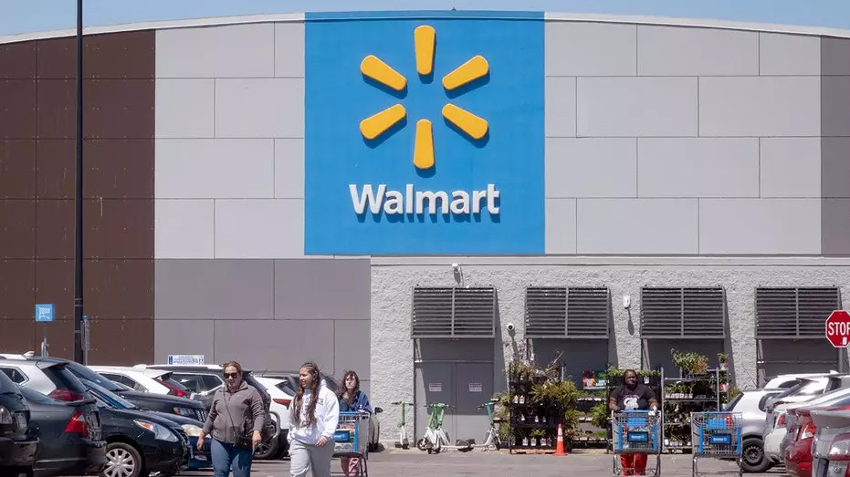 Walmart сокращает или перемещает около 1000 корпоративных должностей.