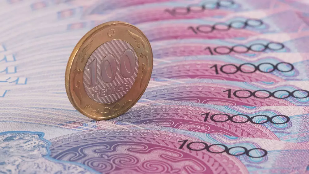 Казахстанцам спишут 250 миллиардов тенге долгов