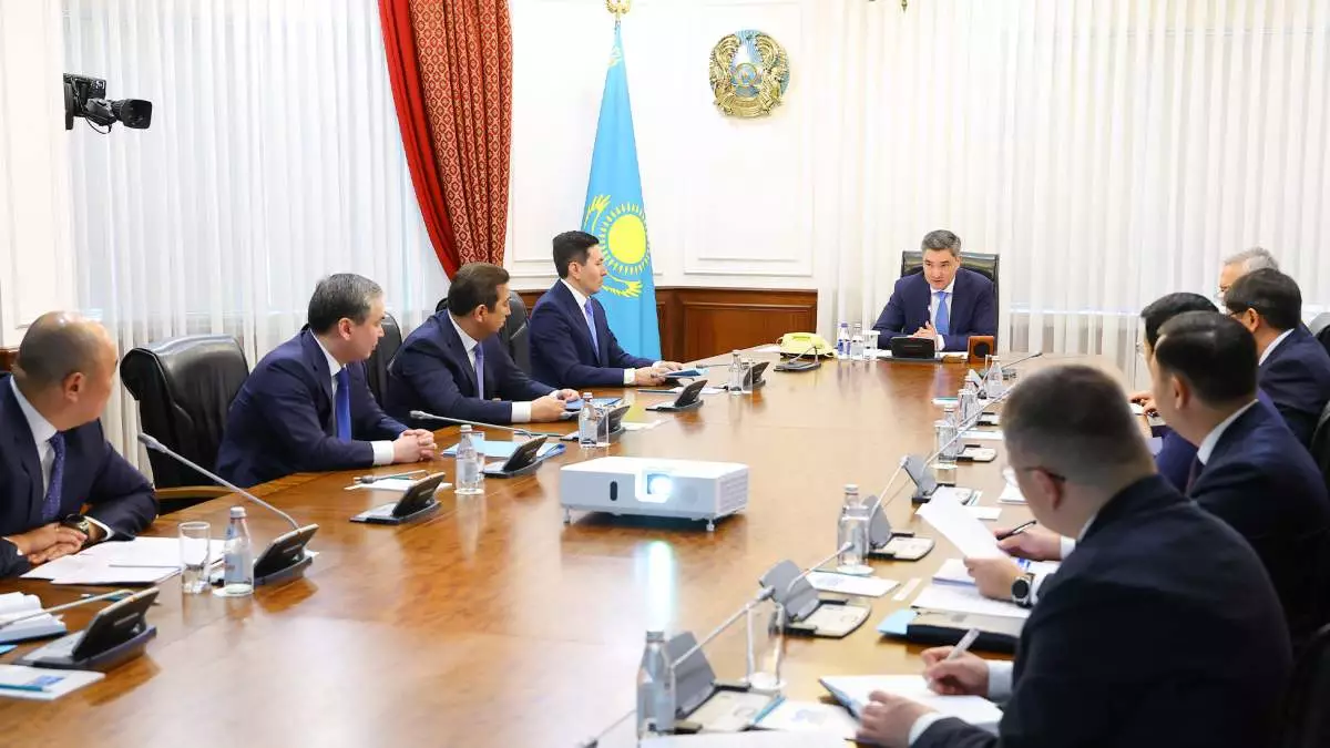 Премьер-министр жеңіл өнеркәсіпті дамыту тәсілдерін қайта қарауды тапсырды