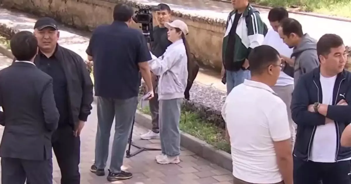  Қытайдан көлік алған қазақстандықтардың шоттары аяқ-асты бұғатталған 