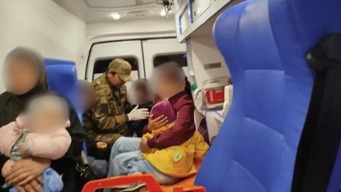 Қызылорда-Павлодар тасжолында әйел бес баласымен жол апатына түсті