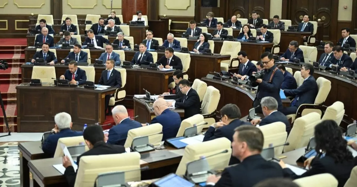  Парламентте Қазақстан Халық кеңесі туралы заң жобасы таныстырылды 
