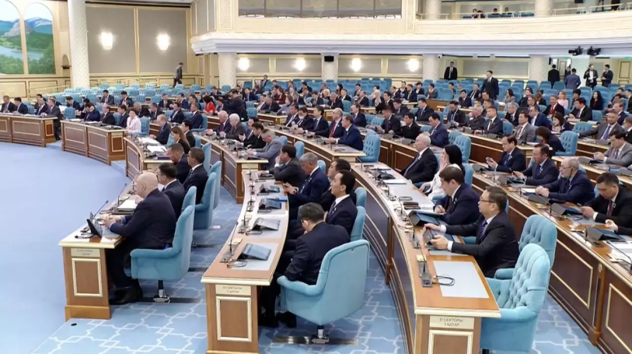 Законопроект о «Қазақстан Халық Кеңесі» принят в первом чтении