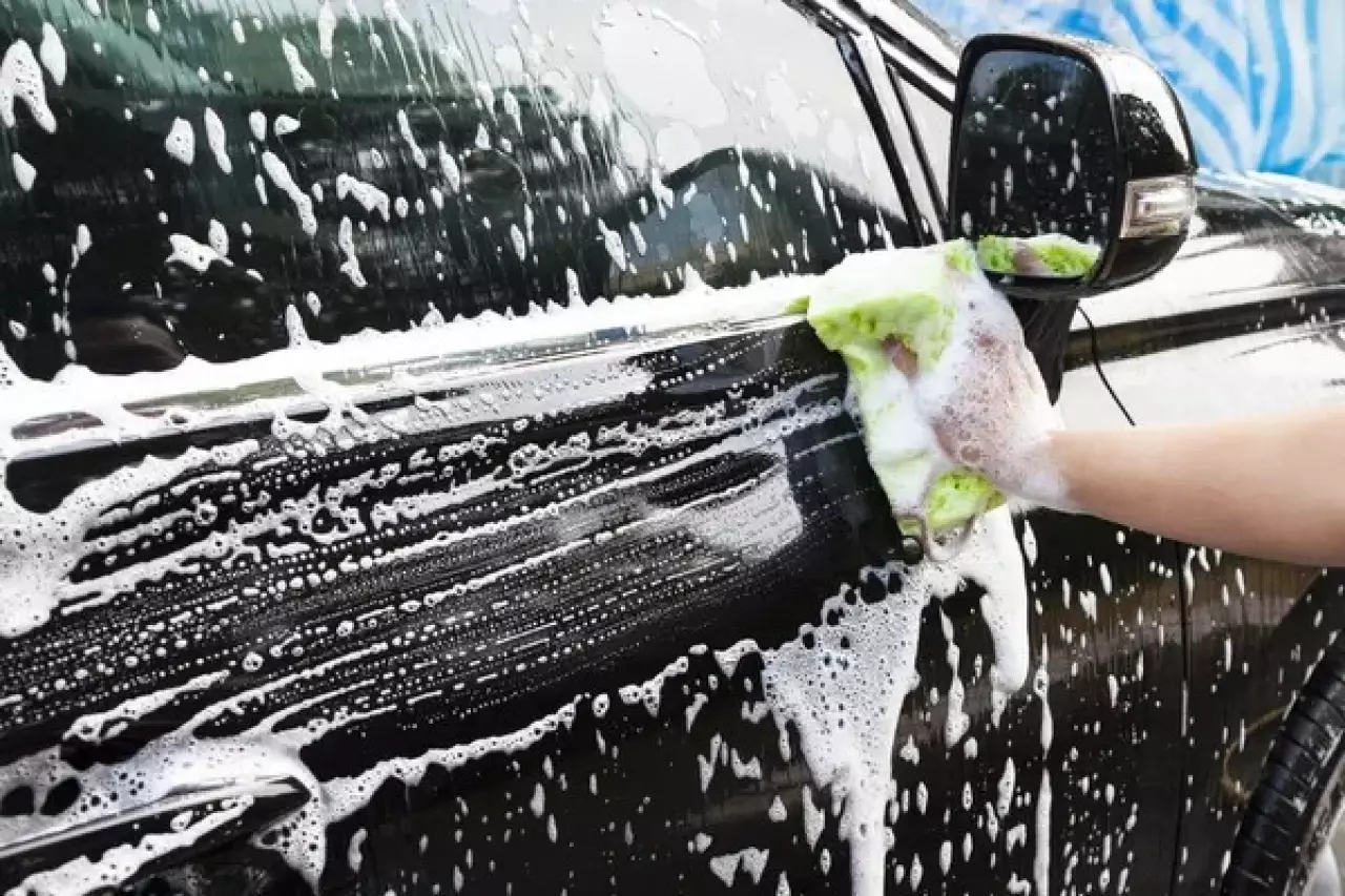 Свыше 100 автомоек в Алматы остались без воды из-за нарушений