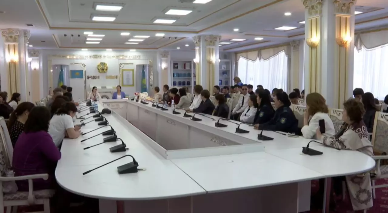 Астанада «Бала шақтан – болашаққа» повесінің таныстырылымы өтті