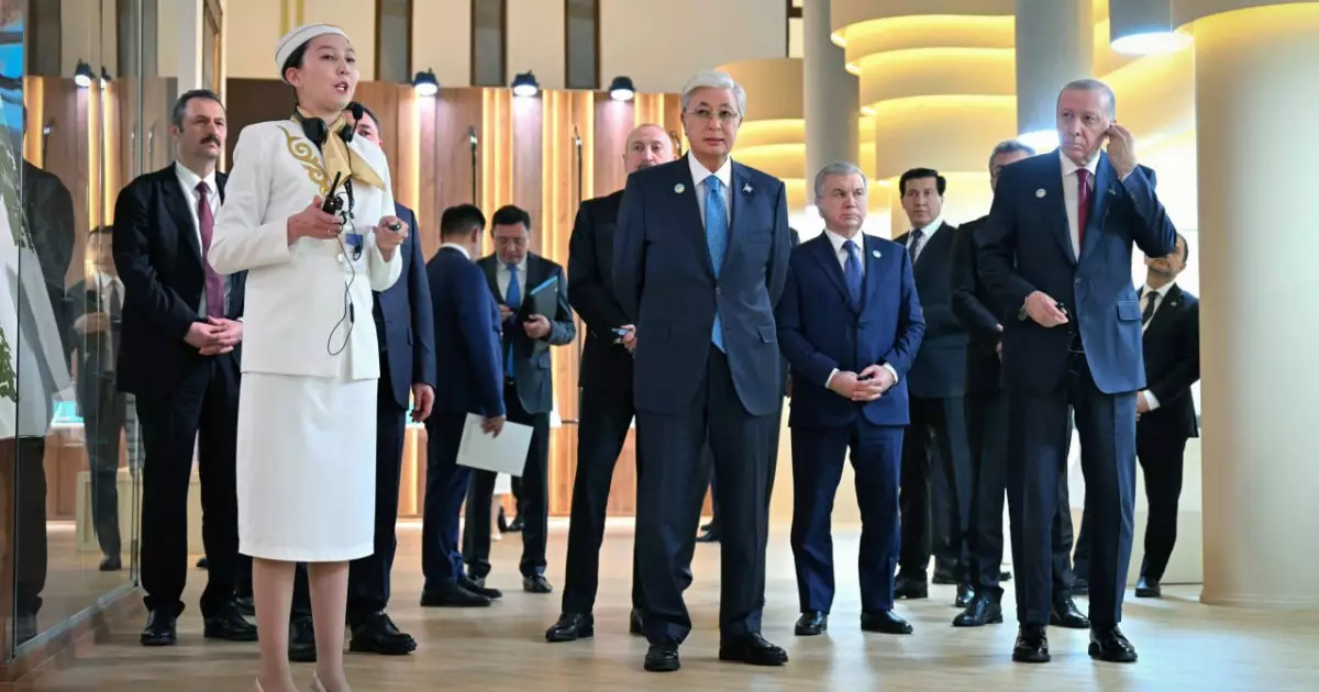  Түркі мемлекеттері ұйымына мүше елдердің басшылары Turkistan визит-орталығын аралады 