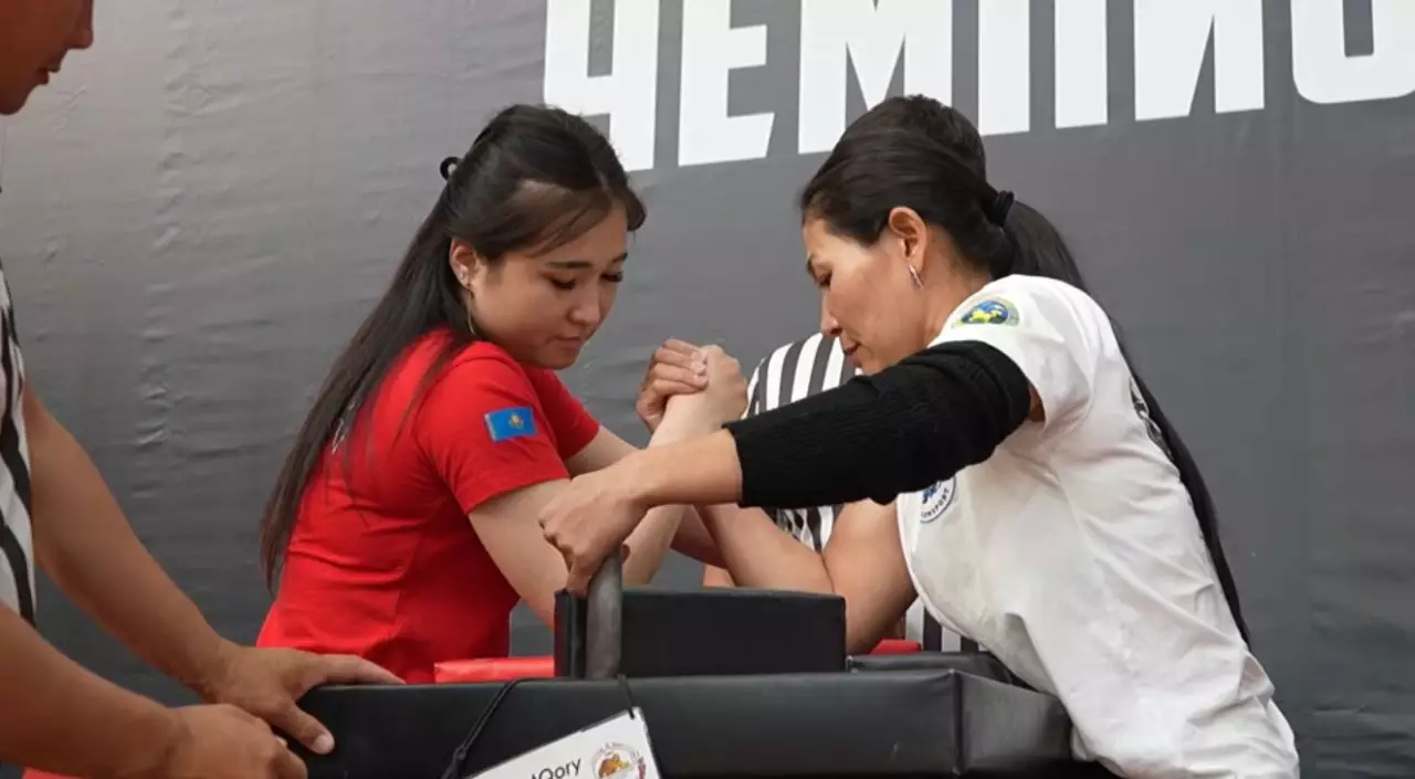 Қол күресінен Қазақстан чемпионаты өтті