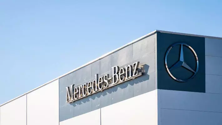 Глава Mercedes заявил о готовности производить военную технику